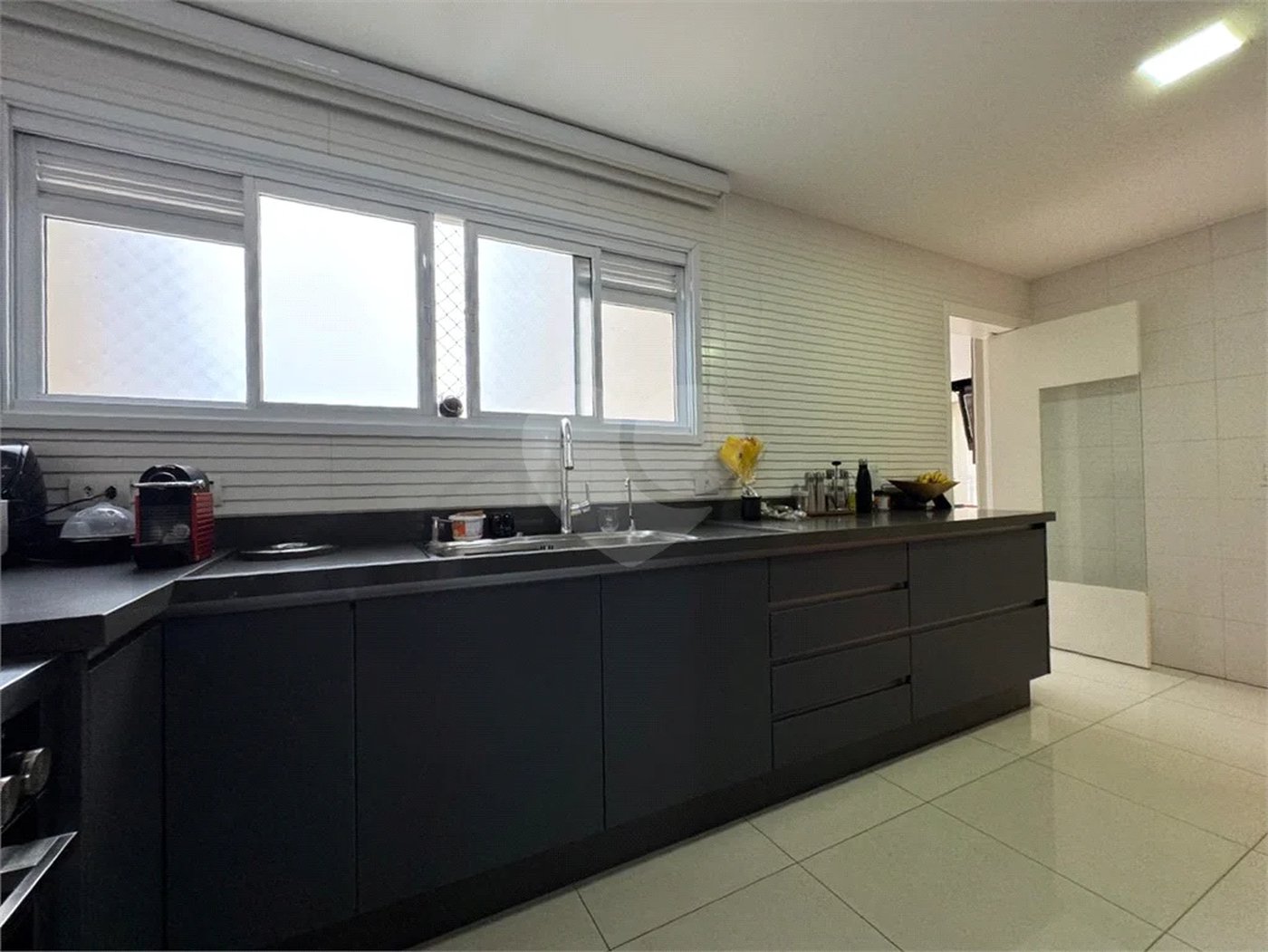Santana Alto Padrão/Porteira Fechada, Apto. 260 m² 4 Suítes, 5 vagas 2 depósitos privativos