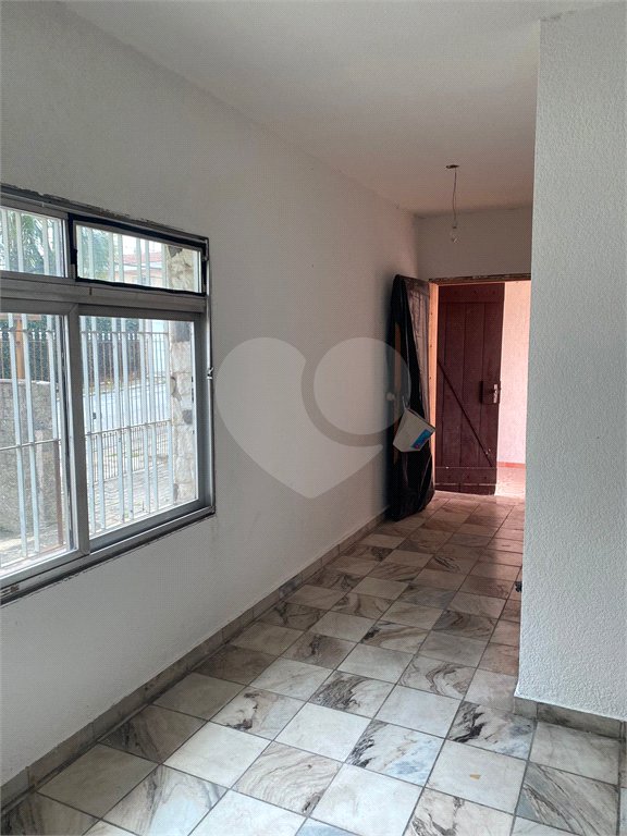 Casa térrea com 280m2, 3 dorms. - Saúde