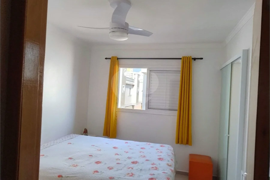 Vende-se Sobrado com 2 Suítes em Condomínio Fechado – Vila Ré