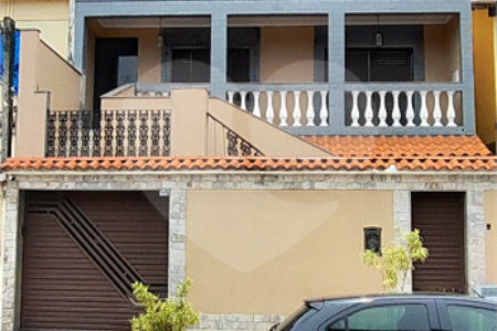 Casa com 2 dormitórios, Sala, Cozinha e Varanda 1ª Locação