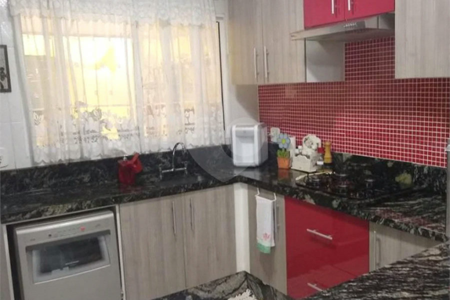 Sobrado à venda com 3 quartos, sendo 1 suíte, em Artur Alvim, São Paulo, SP