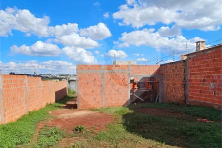 Casa à venda com 3 quartos, sendo 2 suítes, em Jardim Nova Ponta Porã, Ponta Porã - MS