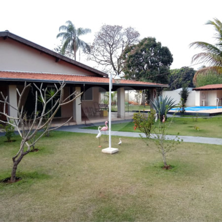 Chácara Balneário do 29 com piscina.