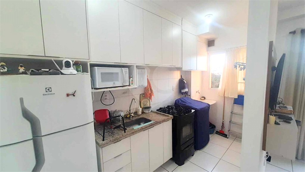 Apartamento à venda no condomínio Parque das Acácias.
