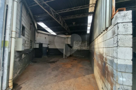 Galpão Comercial para Locação no Jardim do Trevo em Campinas com 276 m² de Área Construída e Amplo Terreno
