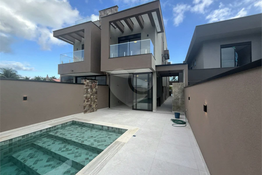 Casa à venda ou para alugar com 5 quartos, sendo 4 suítes,  em Morada da Praia, Bertioga, SP
