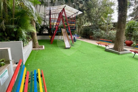 Apartamento com 3 dormitórios e 1 vaga fixa, em região tranquila perto da Av. Washingtonís e de diversos serviços. Ideal para quem quer morar bem e com comodidade.