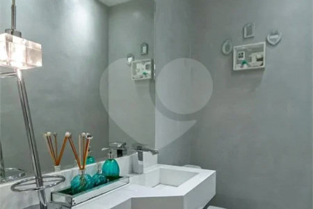 Apartamento mobiliado de 102 m² para locação no Centro de São Bernardo do Campo, com 3 dormitórios, 1 suíte, varanda gourmet com vista para o Paço Municipal, 2 vagas e lazer completo.