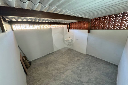 SOBRADO REFORMADO 2 DORMITÓRIOS ´À VENDA BOSQUE DA SAÚDE