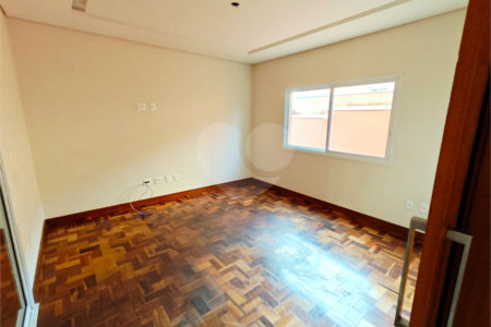 Exclusividade e Sofisticação no Swiss Park: O Sobrado Perfeito em São Carlos, com, 3 suites,2 salas, área Gourmet, persianas blackout automatizadas.