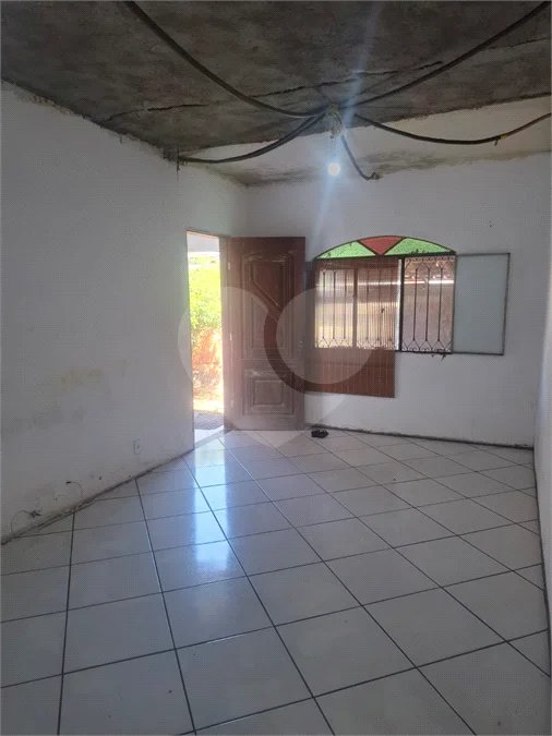 CASA LINEAR PRECISANDO DE REFORMA, 2 QUARTOS COM SUÍTE À VENDA, 121M² DE AREA CONSTRUIDA- CAMPO GRANDE