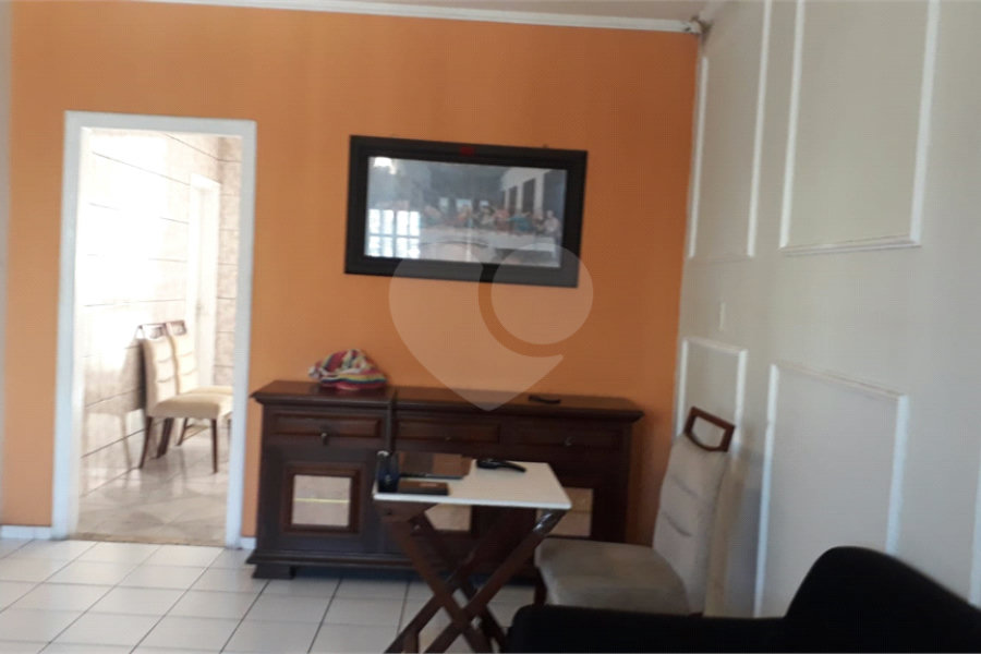 BELA CASA 274 M² C/ 3 QUARTOS 1 SALA 1 COZINHA 3 BANHEIROS 2 VAGAS Para Estacionamento coberta P/ VENDA NA V N Cachoeirinha