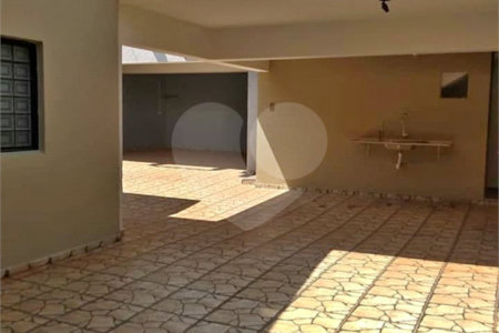 Casa com salão comercial para venda no Jardim Cruzeiro do Sul
