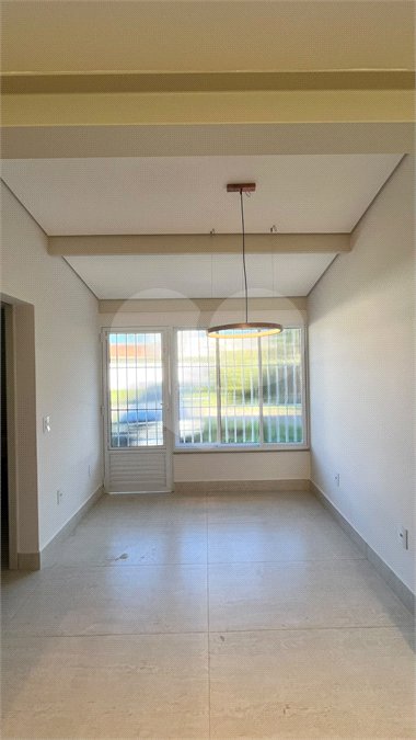 Apartamento com 69 metros todo reformado ao lado da Alameda Lucas em Atibaia.