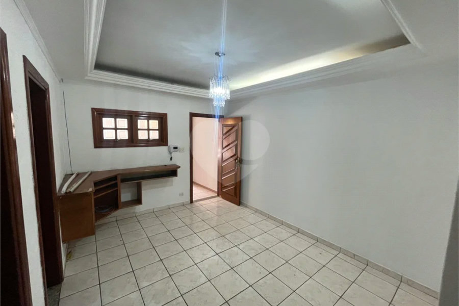 Casa Assobradada à Venda – Conforto, Excelente Acabamento e Localização Central