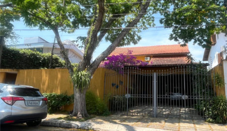 Casa à venda com 4 quartos, sendo 2 suítes,  em Lar São Paulo, São Paulo, SP