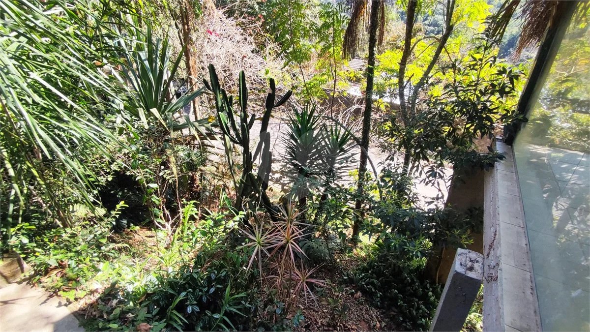 Casa á venda em condominio em Caieiras SP