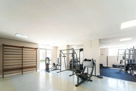 Apartamento mobiliado de 102 m² para locação no Centro de São Bernardo do Campo, com 3 dormitórios, 1 suíte, varanda gourmet com vista para o Paço Municipal, 2 vagas e lazer completo.