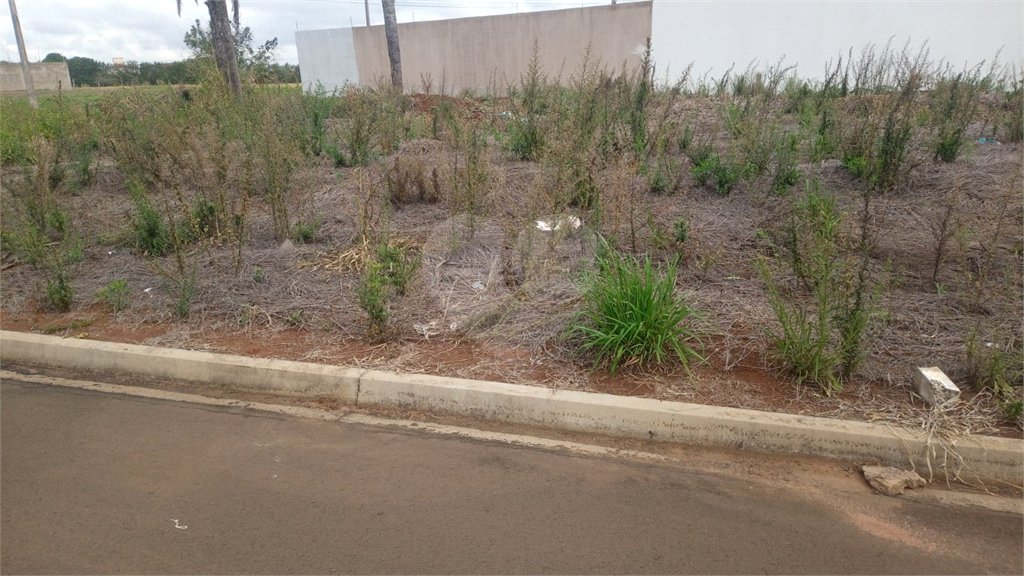 Lote no Jardim do Bosque, aceita financiamento ou aquisição de terreno e construção .