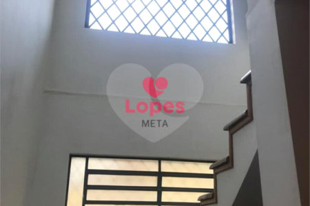 Excelente Casa a Venda no Bairro Jardim Esplanada, 3 dormitórios, sendo 2 suites São José do Campos