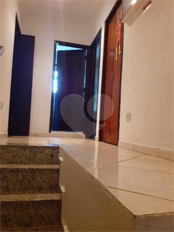 Casa com salão adjacente gerando renda!