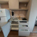 Studio todo equipado com start home office, decorado, teto rebaixado, com ampla varanda vista livre,