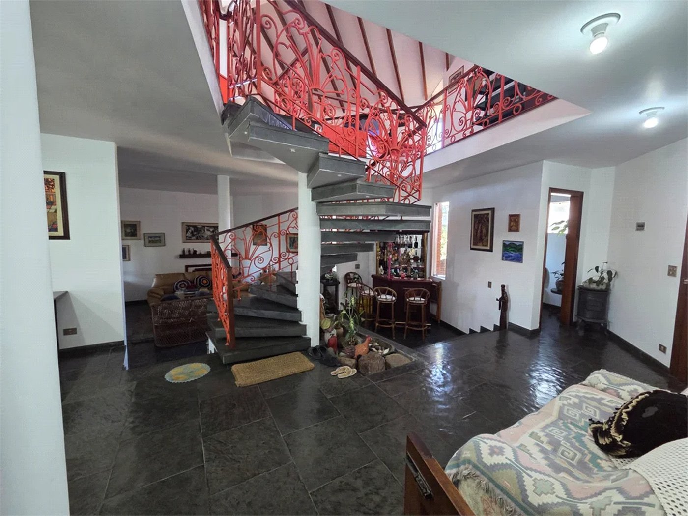 Casa à venda com 4 quartos, sendo 2 suítes,  em Cidade São Francisco, São Paulo, SP