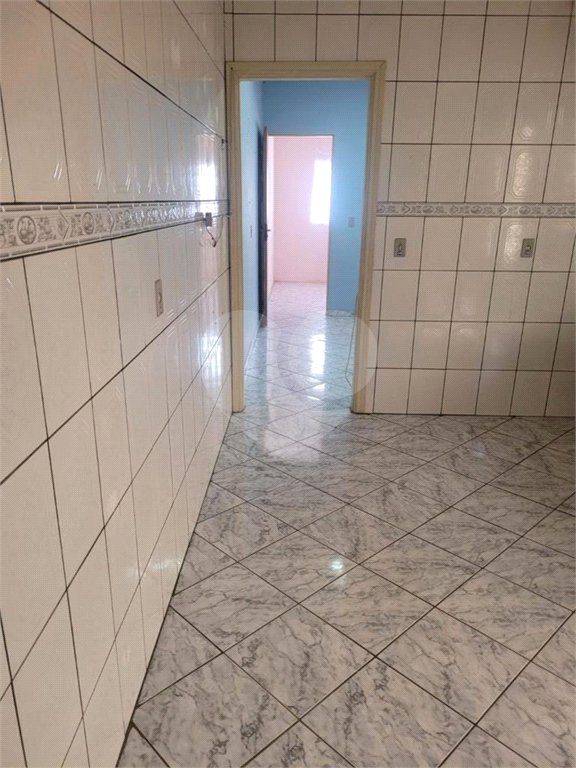 Sobrado para venda com 6 suítes.