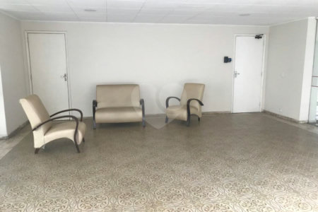 Espaço e Segurança no Bom Retiro: Apartamento de 100 m² com Infraestrutura Completa