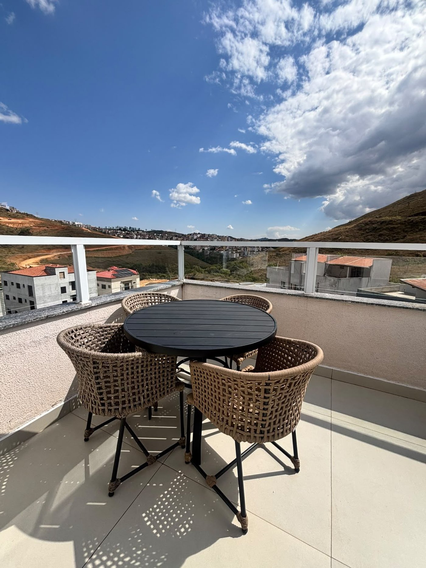 Apartamento à venda com 3 quartos, sendo 1 suíte, em Residencial Summer Ville, Poços de Caldas - MG