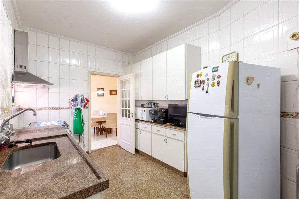 Apartamento a venda no Bela Vista com 3 quartos, 1 suíte, lavabo, 2 vagas, 200 m² de área útil