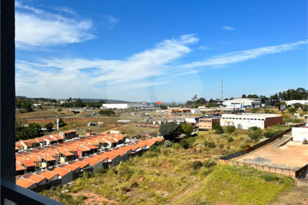 Apartamento no Condomínio Parque das Acácias.