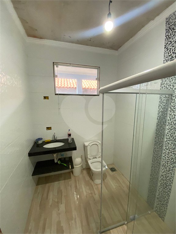 Casa Térrea com 2 dormitórios, sendo 1 suíte.