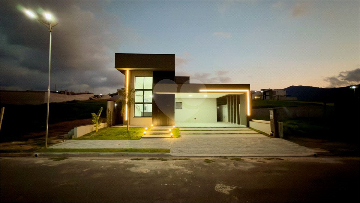 Casa térrea 3 dormitórios (3 suítes), espaço gourmet, piscina, 2 vagas garagem, condomínio fechado com ampla área lazer