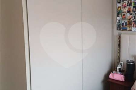 Apartamento a venda na Saúde 2 dormitórios com 2 vagas de garagem demarcadas. Aceita e estuda Permuta.