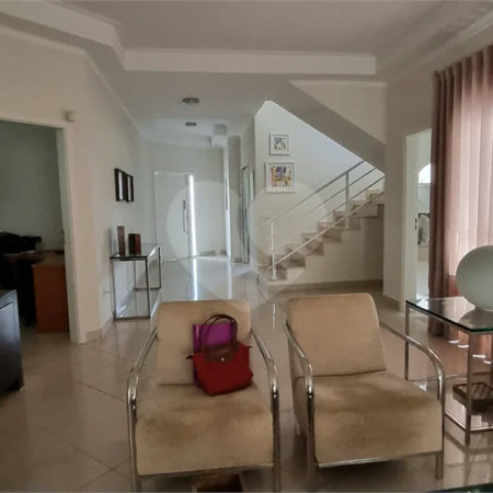 Lindo sobrado com 4 suites e piscina à venda, 365m², por R$ 2.450.000,00 no condomínio Villa Suiça, em Indaiatuba/SP.