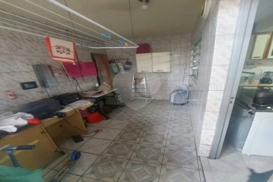 Sobrado 4 dormitórios na Vila Domitila