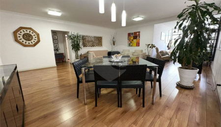 Apartamento Amplo e Mobiliado, 3 Dormitórios, 2 Vagas, Próximo à Paulista
