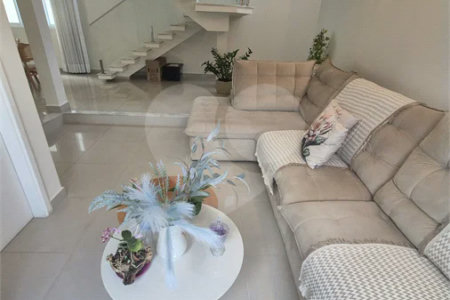 Belíssima Residência de 267 m² com Lazer Privativo no Condomínio Terras do Oriente – Valinhos