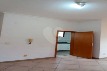 Apartamento no Condomínio Maktub.