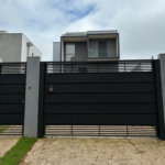 Sobrado à venda com 3 quartos, sendo 1 suíte, em Parque Rizzo, Cotia - SP