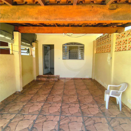 Casa Térrea para Venda – Bairro Vila Avaí, Indaiatuba - com 02 quartos- 01 banheiro-sala -cozinha-quintal e garagem 0 1carro