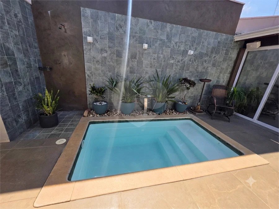 Casa térrea 3 dormitórios com piscina e área Gourmet à venda São Carlos