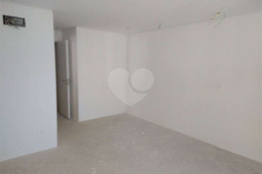 Condomínio de casas de alto padrão em estilo Neoclássico Francês