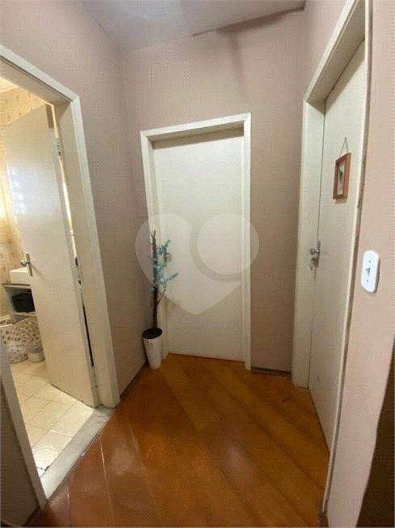 Casa com 202m² , 4 dormitórios , sendo 1 suíte , 3 vagas de garagem.