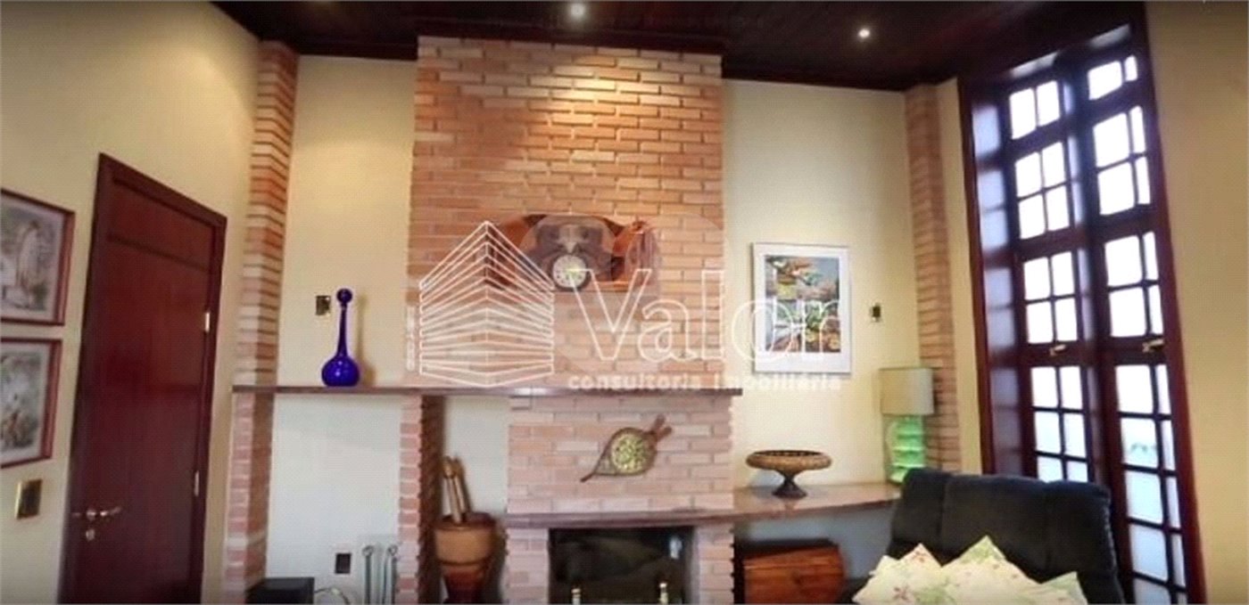 Casa em condomínio fechado
