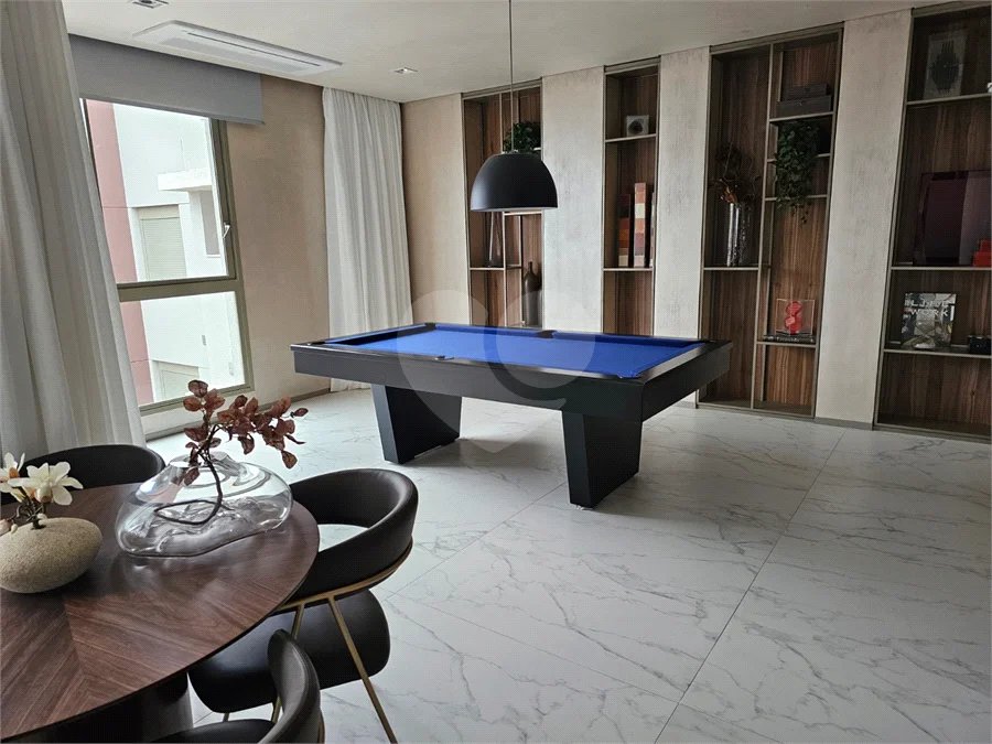 Casa Ibirapuera Apartments da Cyrela, a poucos minutos do Parque Ibirapuera, na Vila Clementino, com fácil acesso a Av. 23 de Maio e ao Shopping Santa Cruz. Apartamento de 2 dorms,, 1 suíte, 1 vaga de garagem.. Um condomínio com área de lazer tipo clube.