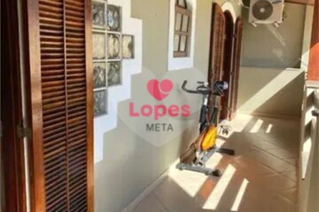 Casa Sobrado COM 250M², 2 DORMITORIOS, 2 SUITES, 6 VAGAS - JARDIM DAS INDUSTRIAS - SÃO JOSÉ DOS CAMP