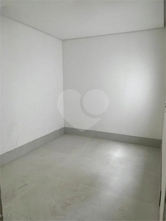 Sobrado com 194m² , 3 dormitórios , sendo 1 suíte , 4 vagas , à venda na Vila Pires , em Santo André.