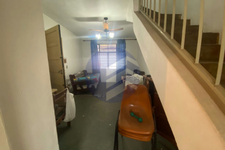 Casa à venda com 2 quartos em Jardim Alvorada, oportunidade para investidor